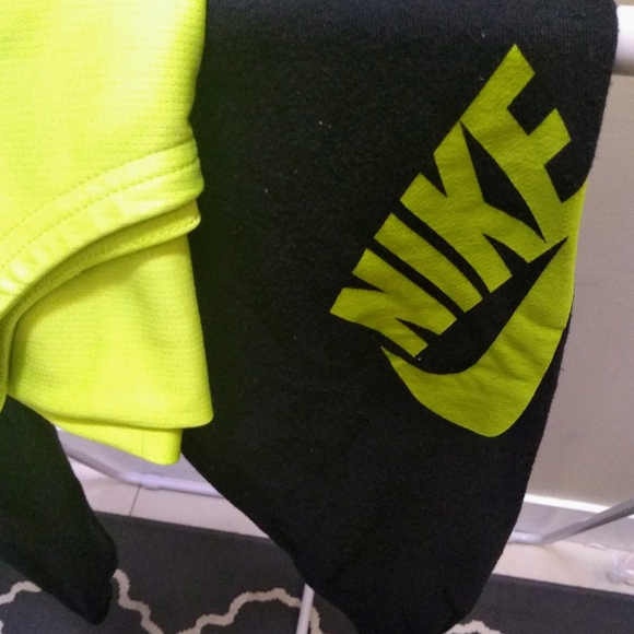 2pc Nike jogging pants Boys size M (10_12) Black neon+Top - Picture 14 of 16